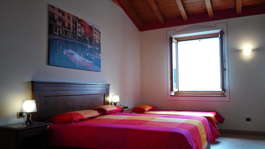 Relais Corte Pontigliardo Cola (Verona) Quarto foto